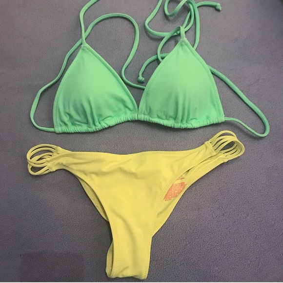 Victoria’s Secret Mint Green Triangle Bikini Top - Picture 4 of 4